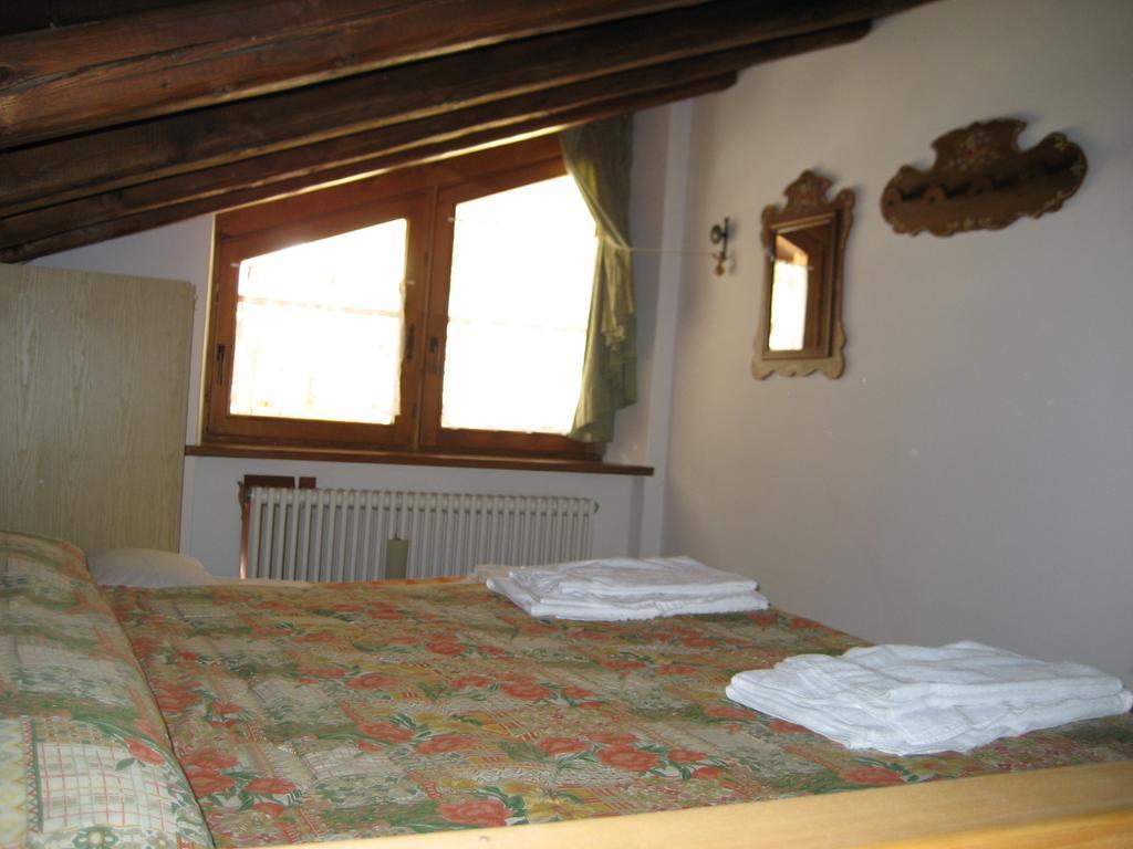 Casa Martini Apartment Медзана Стая снимка