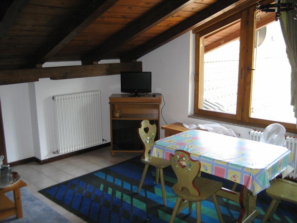 Casa Martini Apartment Медзана Стая снимка